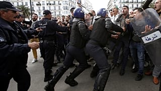 Метод кнута против манифестантов