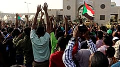 Sudaneses celebran la caída del presidente Al Bashir