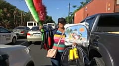 In Manila muss man zum Einkaufen nicht in den Supermarkt - das geht vom Auto aus