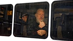 Julian Assange kefalet kurallarını ihlal ettiği gerekçesiyle 50 hafta hapse mahkum edildi
