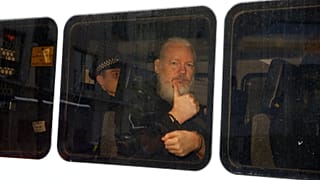 El País: Julian Assange a világ legkellemetlenebb vendége volt 