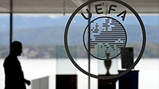 أياكس وتوتنهام يواجهان اتهامات من الاتحاد الأوروبي لكرة القدم بسبب الشغب