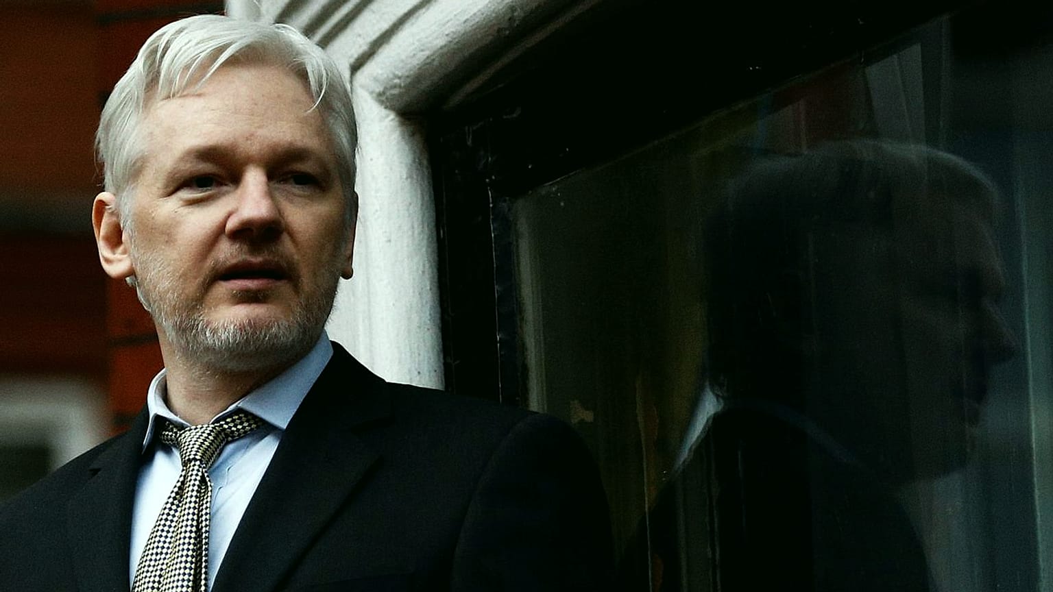 Julian Assange'ı tutuklandıktan sonra ne bekliyor? WikiLeaks'in popüler yüzü için kim ne diyor?