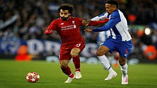 بسبب تعليقات عنصرية ضد محمد صلاح.. منع مشجعين لتشيلسي من حضور مباراة في براغ