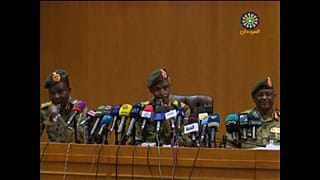 Sudan'dan askeri darbe sonrası Geçiş Konseyi Başkanı olan Avad bin Avf istifa etti
