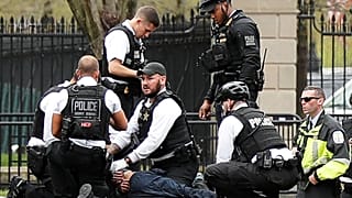 Man sets himself on fire outside White House, US Secret Service says