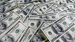 کاهش ۳.۸ درصدی قیمت دلار؛ سکه ۳۰۰ هزارتومان ارزان شد