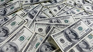 کاهش ۳.۸ درصدی قیمت دلار؛ سکه ۳۰۰ هزارتومان ارزان شد