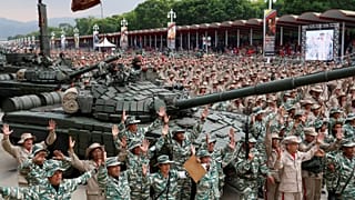 Maduro Venezuela'daki milis güçlere bir milyon kişi ilave edeceğini açıkladı