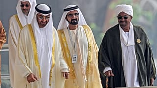 الرئيس السوداني المخلوع عمر حسن البشير خلال زيارته للإمارات في شباط 2017