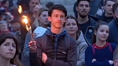 Fáklyás felvonulással emlékeztek a holokauszt áldozataira