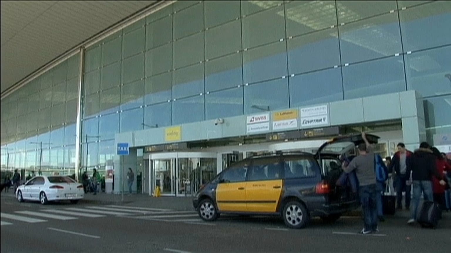 Un incendio en un motor de un avión que iba de Barcelona a Tel Aviv obliga a dar media vuelta