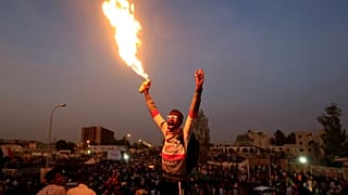 Sudan: Ordu genelkurmay önündeki göstericileri dağıtıyor; protestocular halkı meydanlara çağırıyor