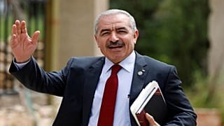 الحكومة الفلسطينية تطلب اجتماعا للدول المانحة وتتخذ إجراءات تقشفية في ظل أزمتها المالية 