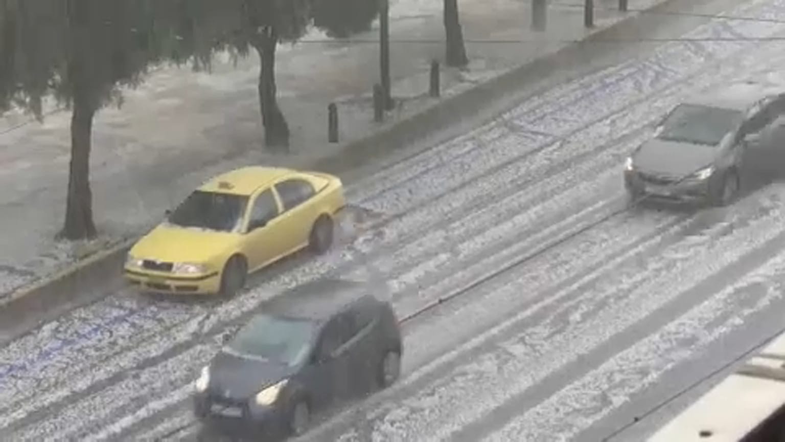 Jégeső zúdult Athénra