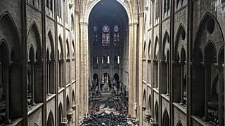 Notre-Dame, i pompieri: "la scelta di salvare le torri"