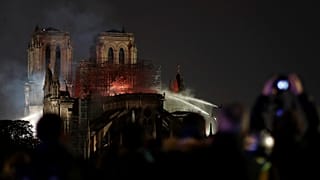 Notre Dame yangınına neden havadan müdahale edilmedi?