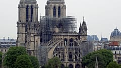Notre-Dame: Feuer nach 15 Stunden vollständig gelöscht