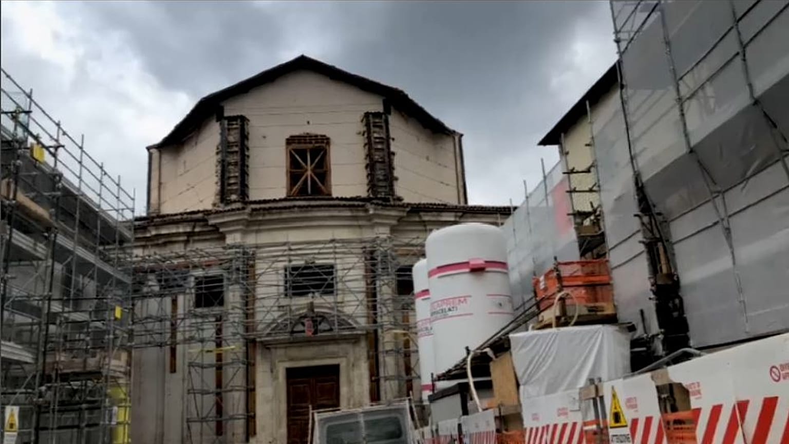 C'era una volta l'Aquila: dieci anni di resilienza tra macerie e speranze