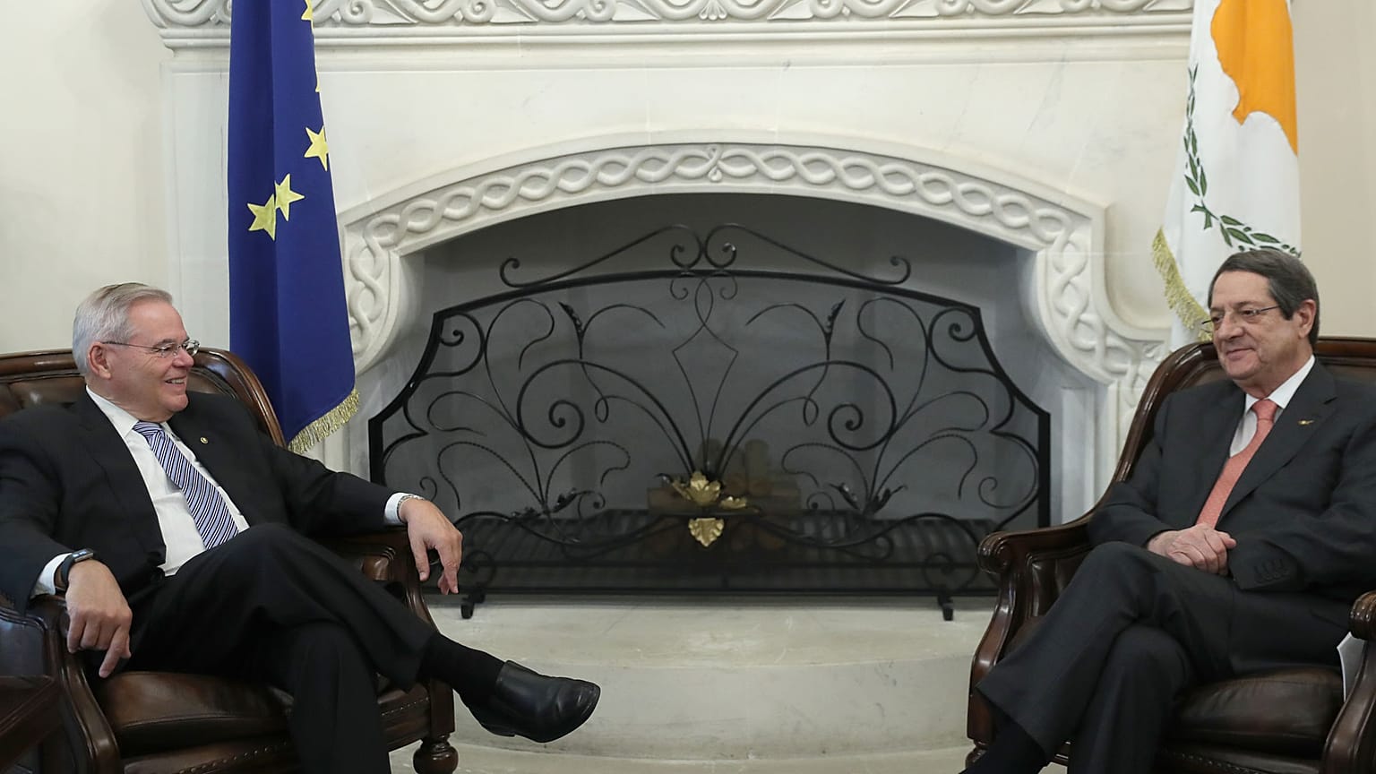 Κύπρος: Αισιοδοξία Κυβέρνησης για άρση του εμπάργκο των ΗΠΑ για τα οπλικά συστήματα