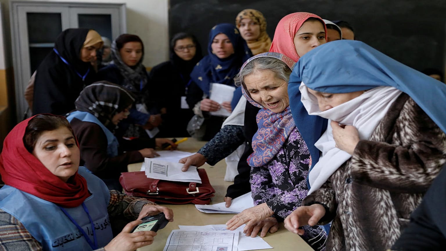 اقدام بی‌سابقه؛ طالبان زنان را در مذاکرات صلح قطر شرکت می‌دهد