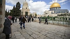 Notre Dame'ın alevlere teslim olduğu saatlerde Mescid-i Aksa'da da küçük çaplı bir yangın çıktı