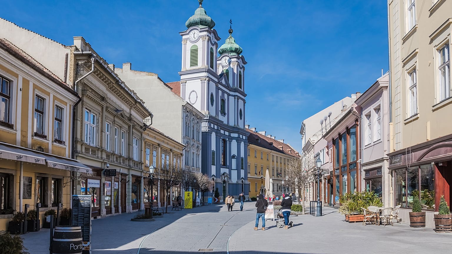 Székesfehérvár is tízezer eurót ajánl föl az újjáépítésre
