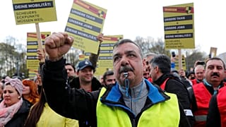 Parlamento Europeu regula trabalho precário