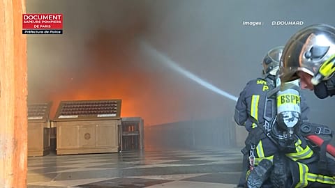 Трагедия в Нотр-Даме глазами пожарных