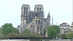 Notre-Dame défigurée, les Français mobilisés