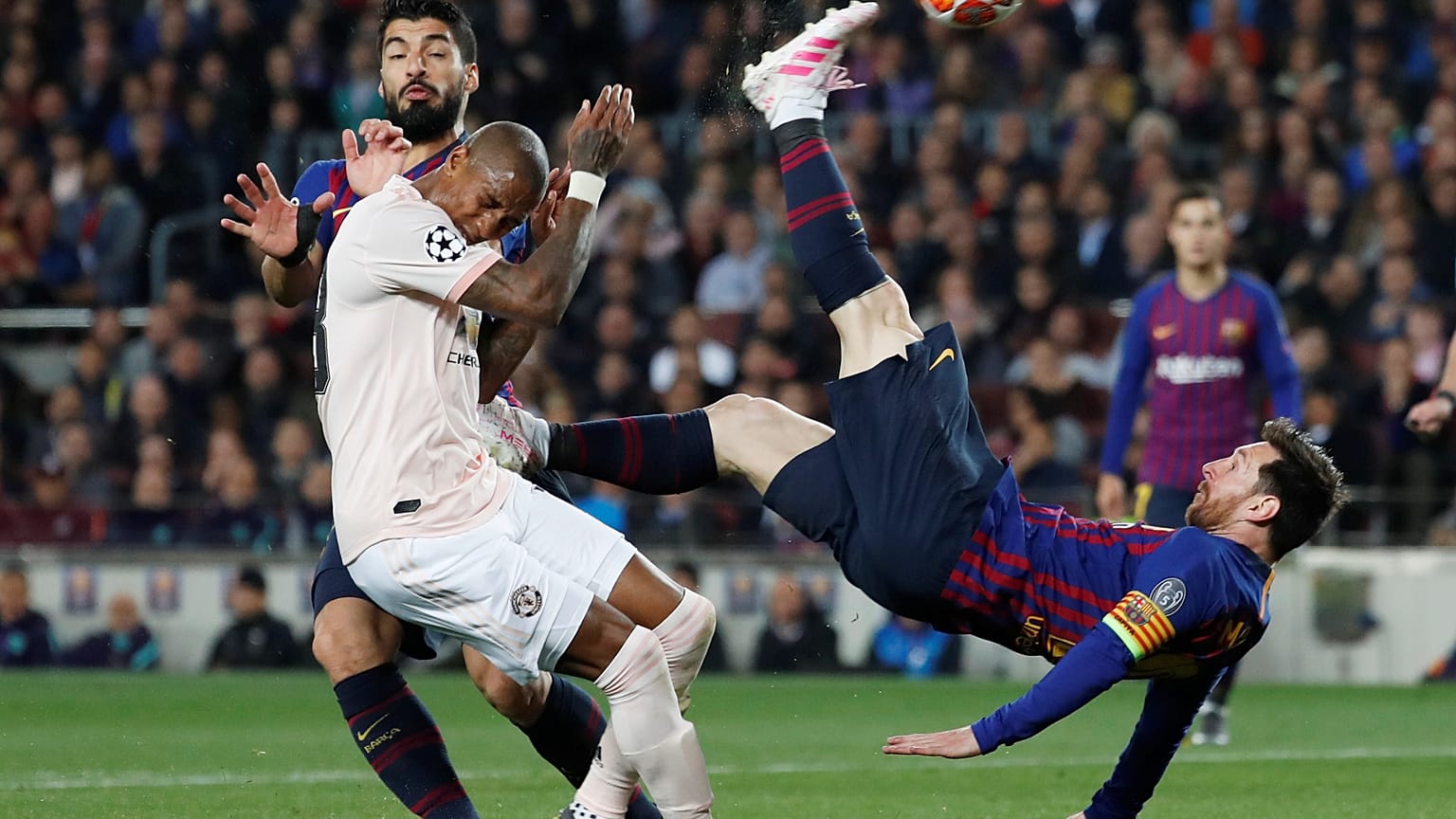دوري أبطال أوروبا: برشلونة يقصي مانشستر يونايتد وأياكس يطيح بيوفنتوس