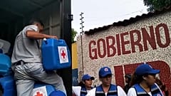 Llega a Venezuela ayuda humanitaria de Cruz Roja