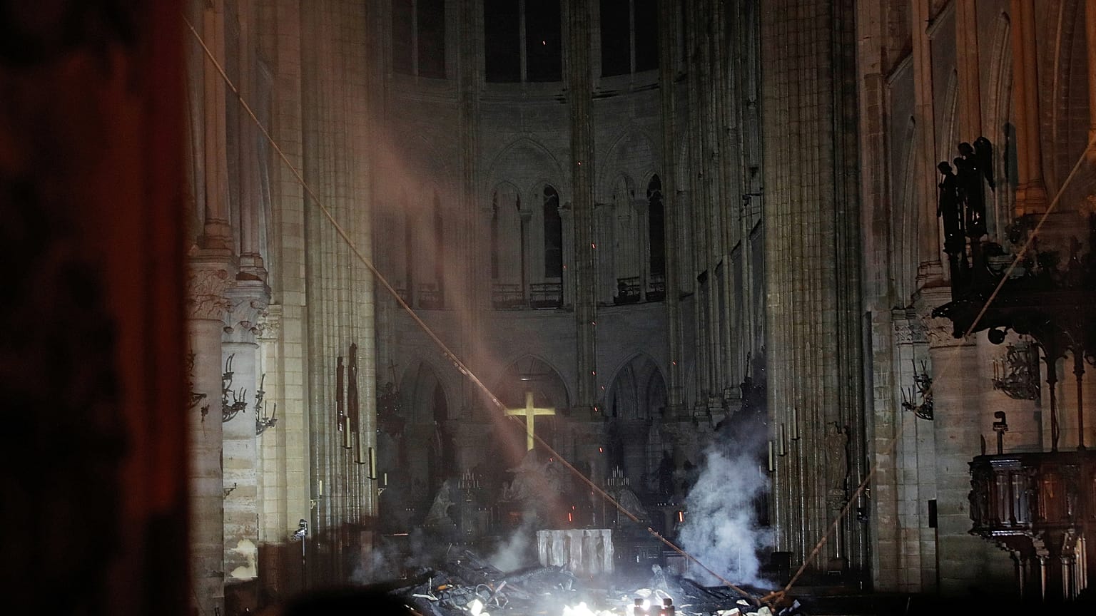 Favore ricambiato 140 anni dopo: la città ungherese che aiuta Notre-Dame