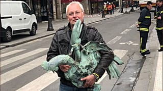 Csodával határos módon megtalálták a Notre Dame elpusztult tornyának szélkakasát