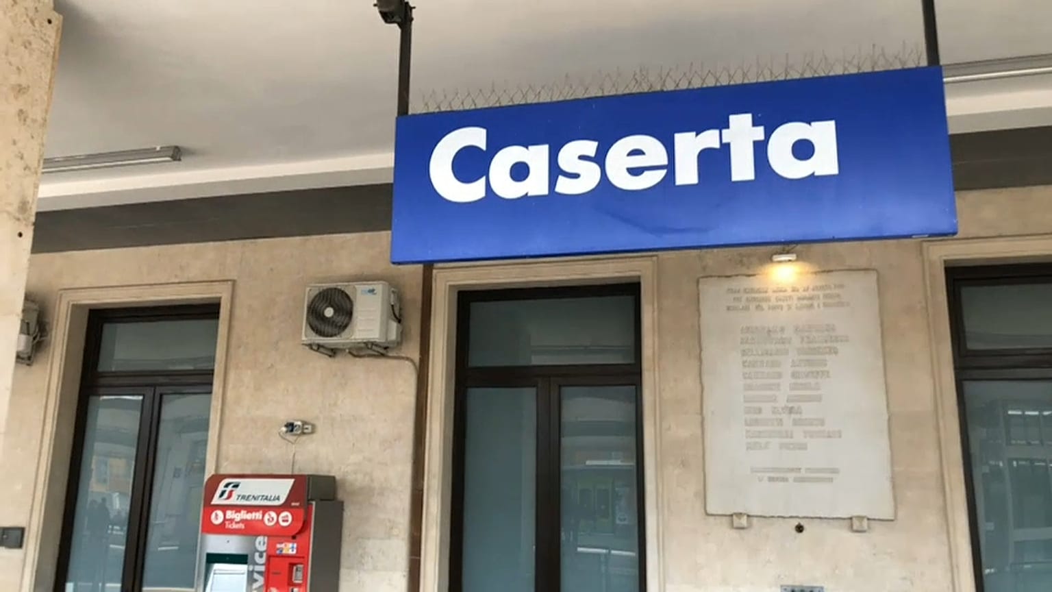 Road Trip Europe Day 24: Caserta/Naples - "Commuters should be given some dignity"
