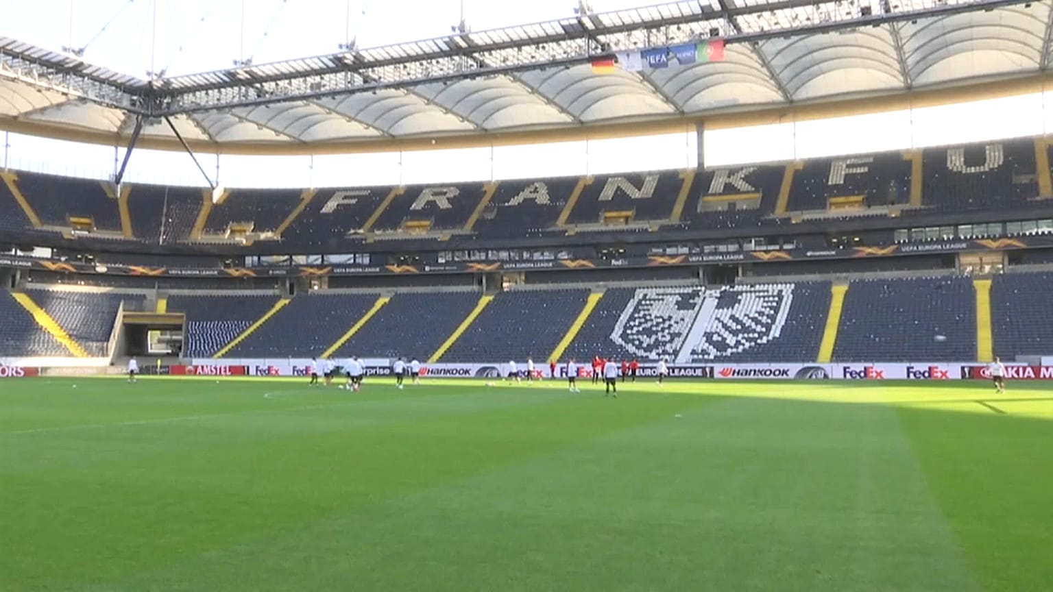 Fortaleza de Frankfurt aguarda Benfica