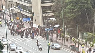 Διαμαρτυρία εργαζομένων στα ναυπηγεία Ελευσίνας στην Ηρώδου Αττικού