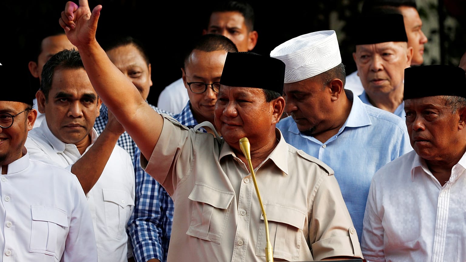 Prabowo Subianto, candidat de l'opposition, conteste les résultats. 