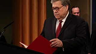 US-Justizminister William Barr bereitet sich auf die Pressekonferenz vor.