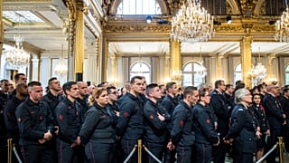 Notre-Dame : l'hommage aux pompiers