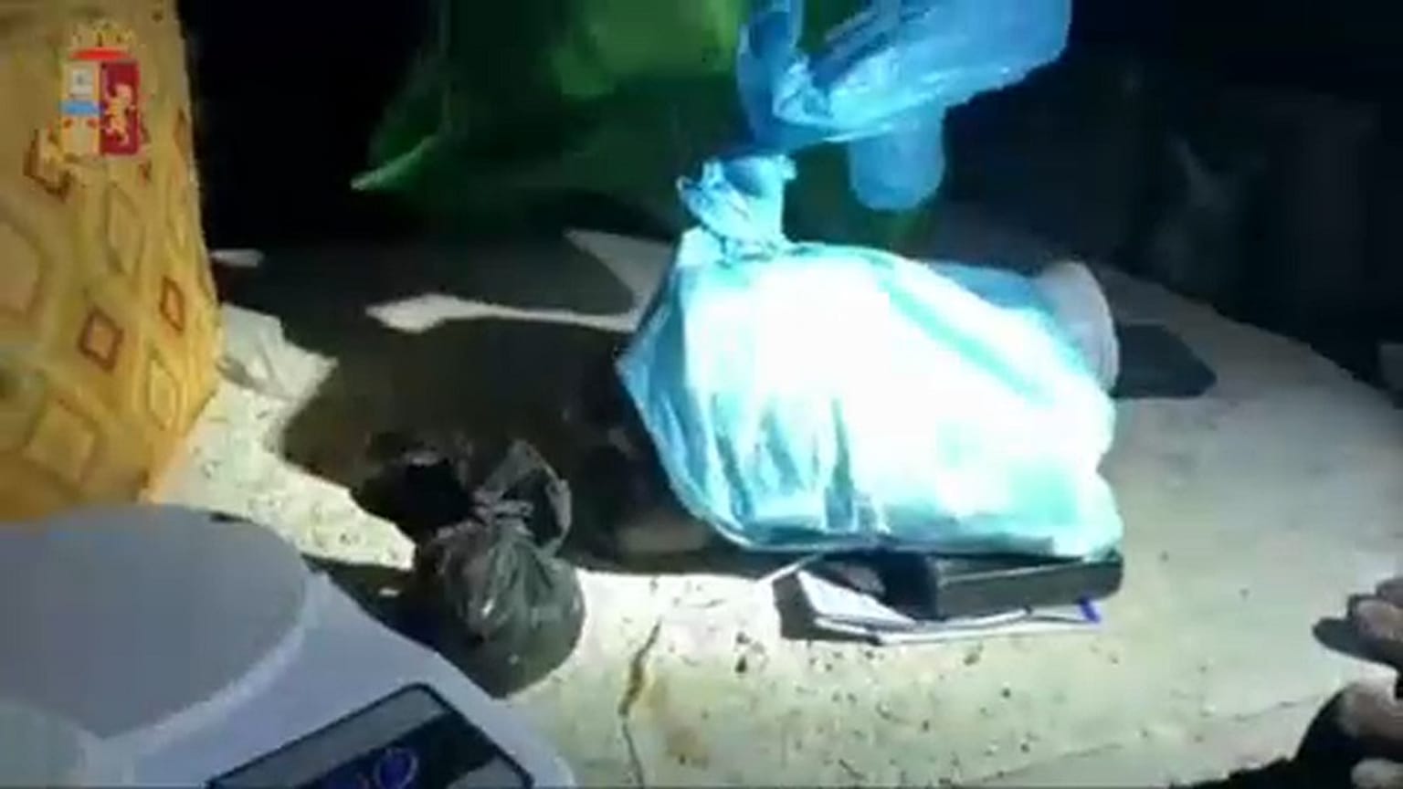 Έκρυβε ναρκωτικά σε νεκροταφείο