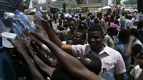 Blasting heat makes water a necessity for Sudan revolution
