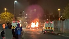 مقتل امرأة واعتداء على الشرطة في "هجوم إرهابي" بأيرلندا الشمالية 