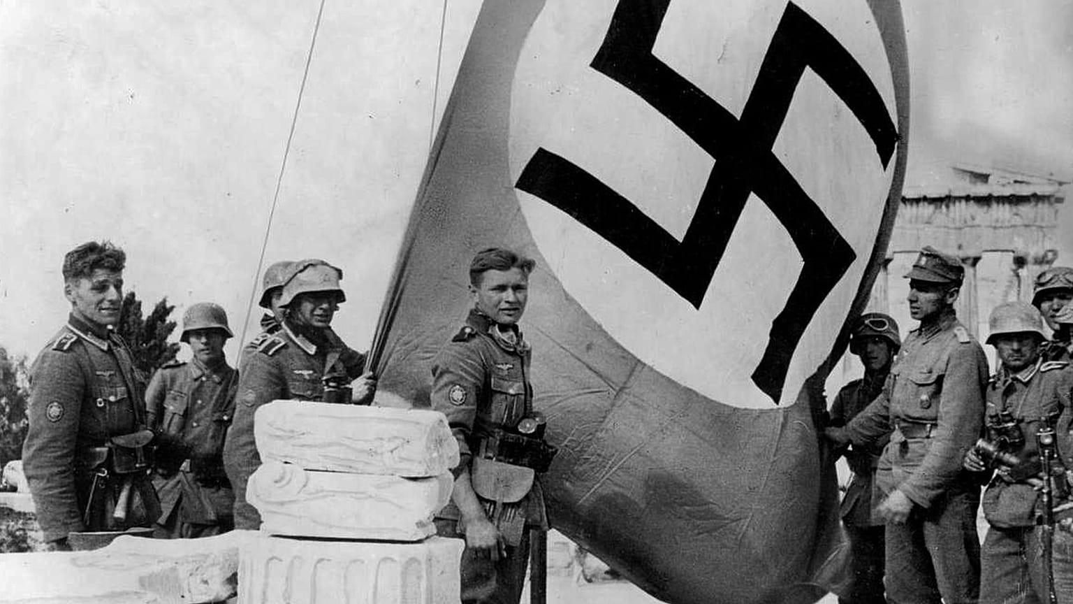 «Spiegel»: H Ελλάδα εξετάζει την κατάσχεση γερμανικών περιουσιακών στοιχείων