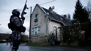 Francia, suicidi tra le forze di polizia: nel 2019 già il doppio rispetto al 2018