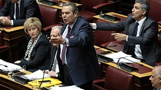 Καμμένος κατά Κοτζιά στη Βουλή για τις βίζες