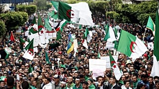 إعلام: وفاة شاب جزائري عقب إصابته في احتجاجات الجمعة الماضية