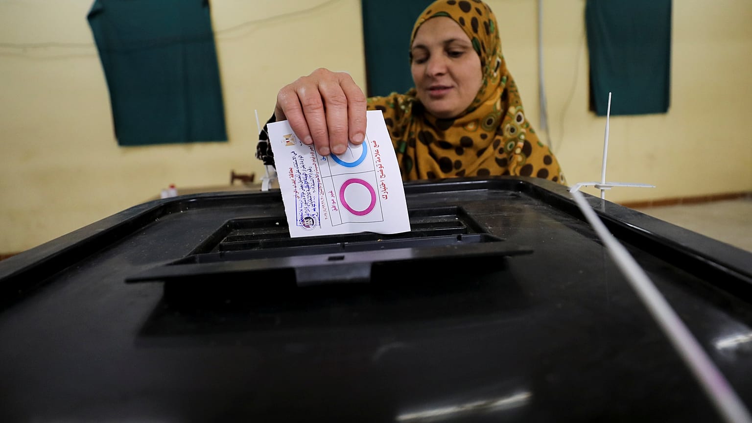 Referendo no Egito pode dar terceiro mandato a al-Sisi