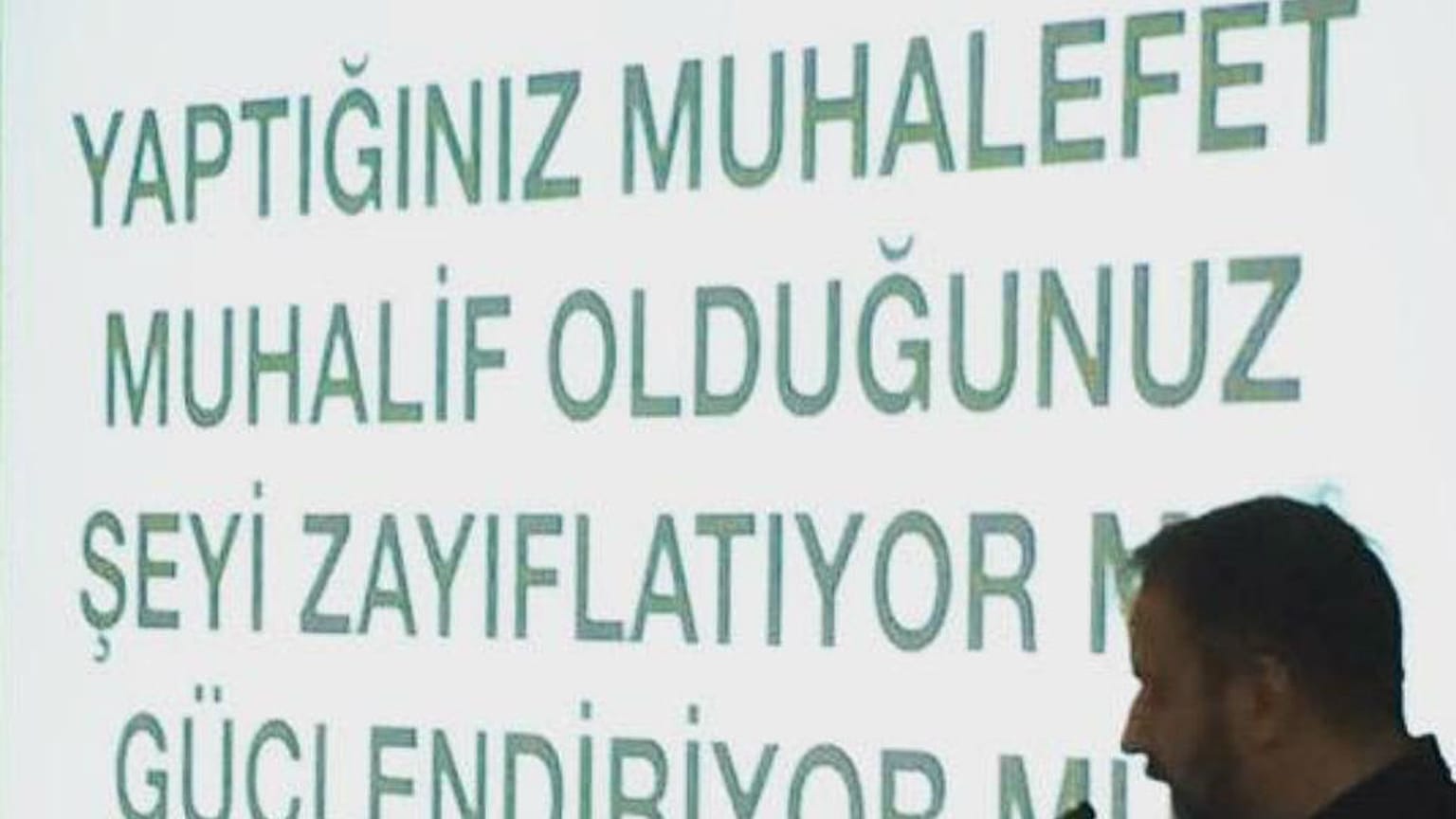 CHP’nin yeni stratejisi seçmene “radikal sevgi” besliyor