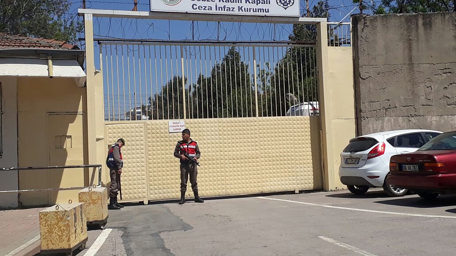 Gebze Cezaevi önündeki eylemlere coplu müdahale hakkında valilik soruşturma başlattı